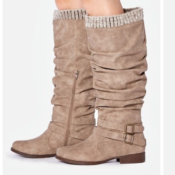 pilar slouchy flat boot